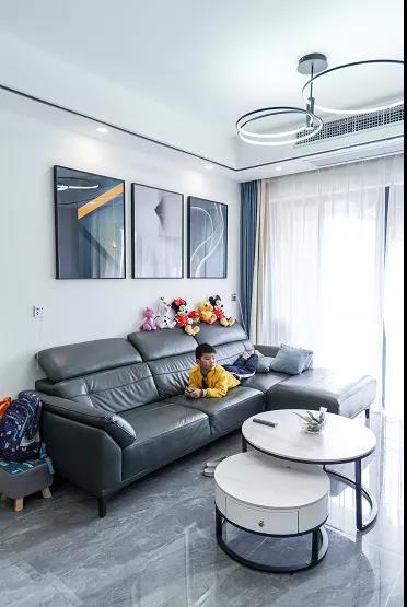 100㎡三居室，打造現(xiàn)代風生活的高雅與舒適